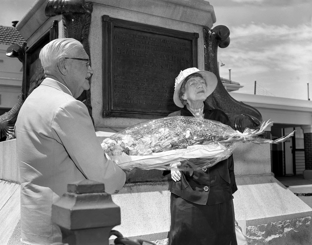 1963 January - Sir Frederick Samson and CY OConnors daughter Kathleen OConnor at the CY statue 1963 January - Sir Frederick Samson and CY OConnors daughter Kathleen OConnor at the CY statue