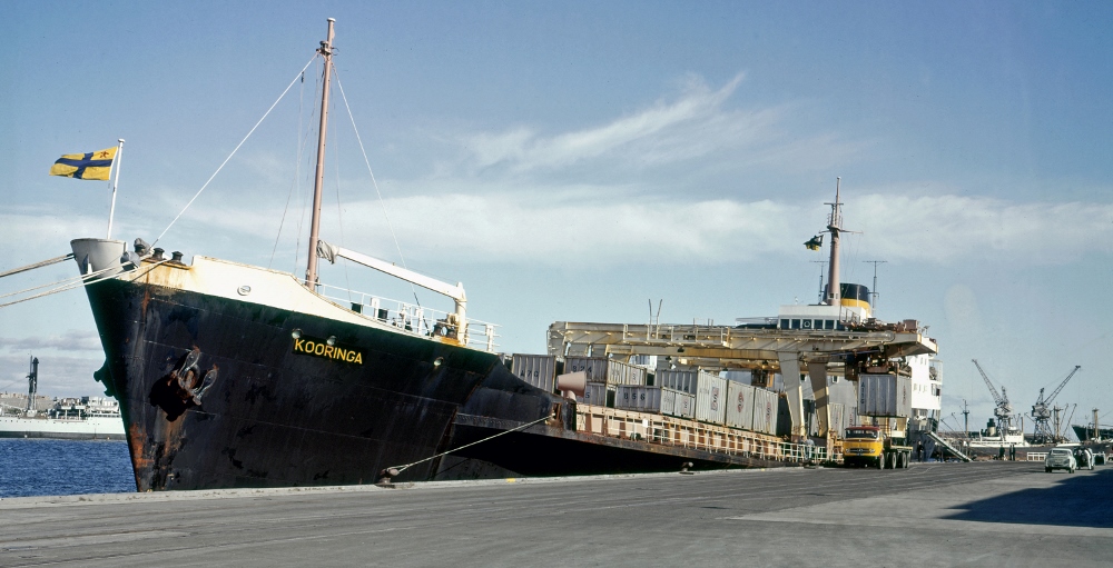 6 - Kooringa handling containers at 4 Berth 1964 6 - Kooringa handling containers at 4 Berth 1964