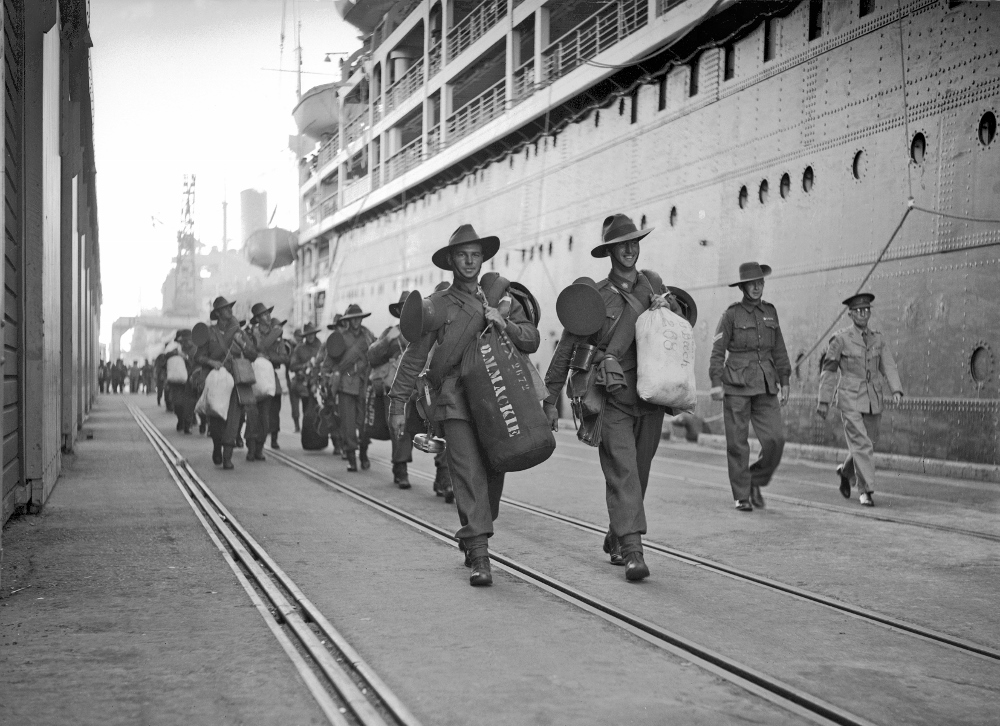 4 - Troop departure from H Berth Victoria Quay November 1940 - State Library of Western Australia 047218PD (1000x726)